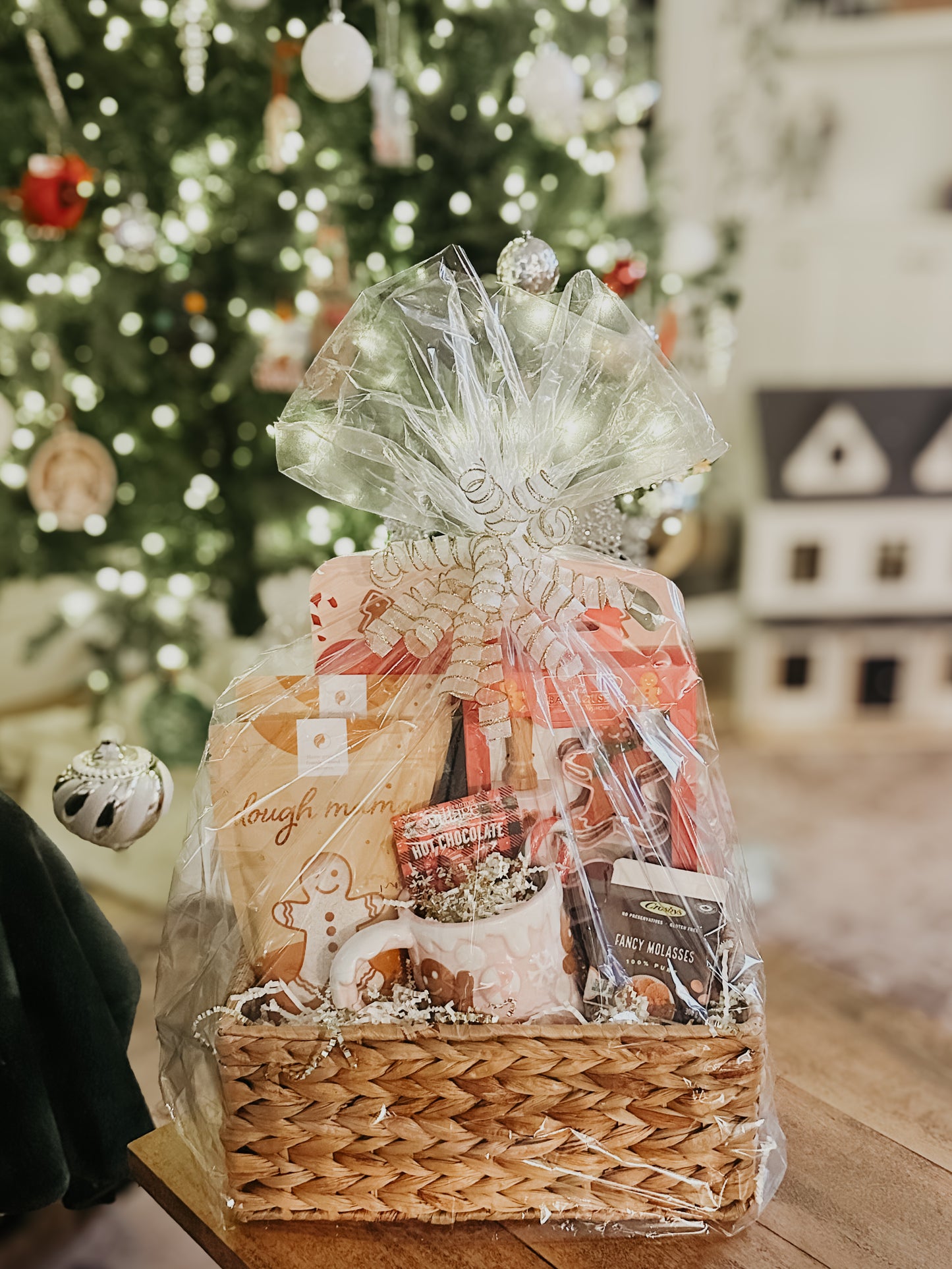 Gingerbread Holiday Gift Basket – Deluxe Christmas Baking Bundle (HomeSense-Inspired Edition)